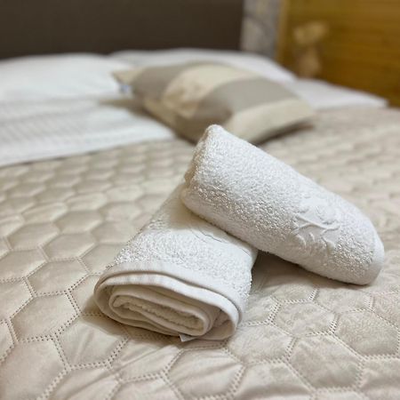 Zen Den Apartments Оточац Екстер'єр фото