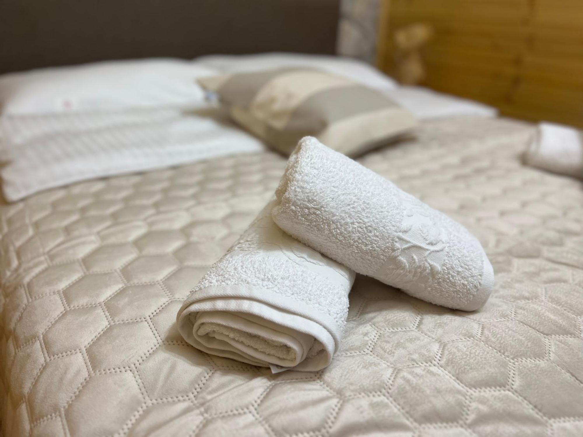 Zen Den Apartments Оточац Екстер'єр фото