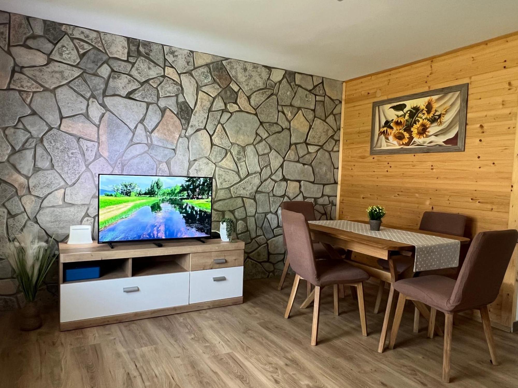 Zen Den Apartments Оточац Екстер'єр фото